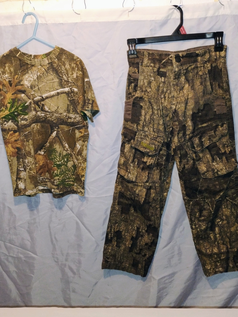 Magellan Outdoors Youth Camo Hunting Set - Size Small (8/10) Shirt & Pants